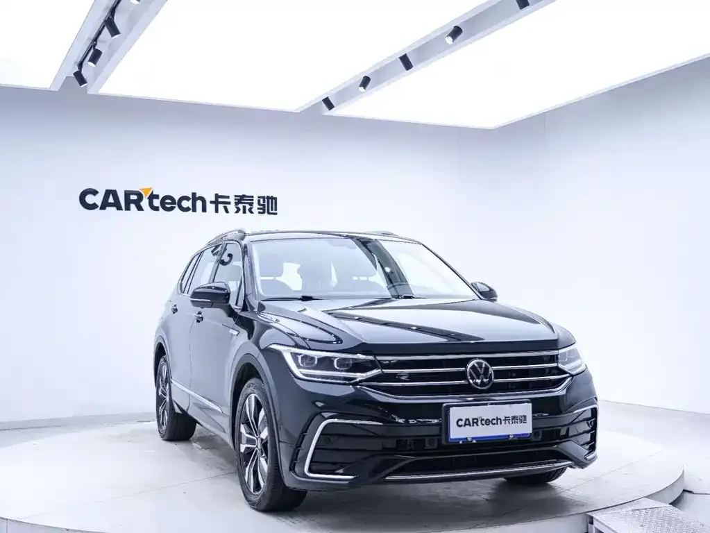 Volkswagen Tiguan L — фото 3