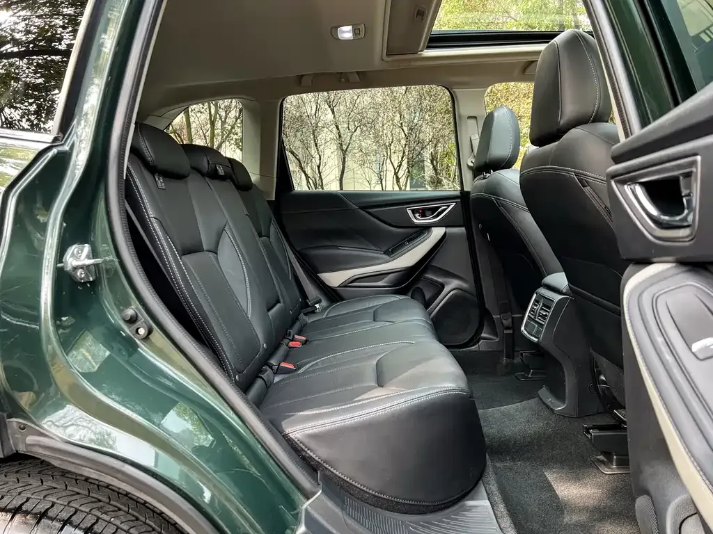 Subaru Forester — фото 10