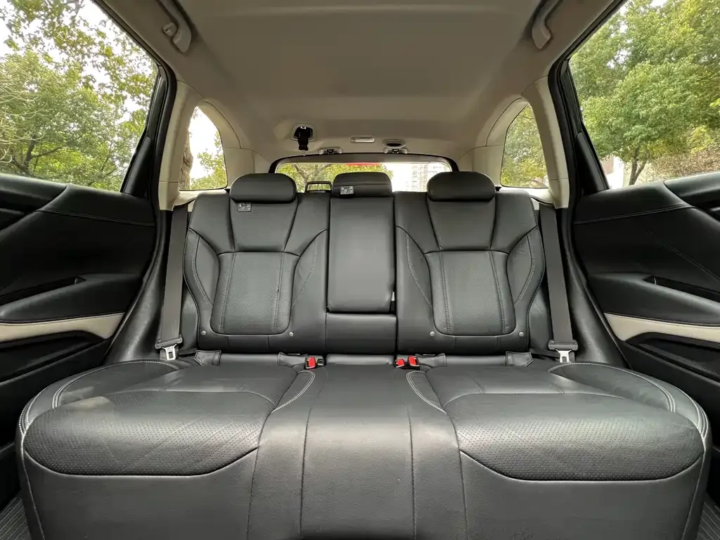 Subaru Forester — фото 5