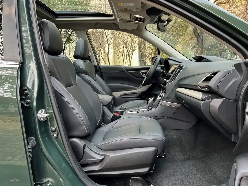 Subaru Forester — фото 3