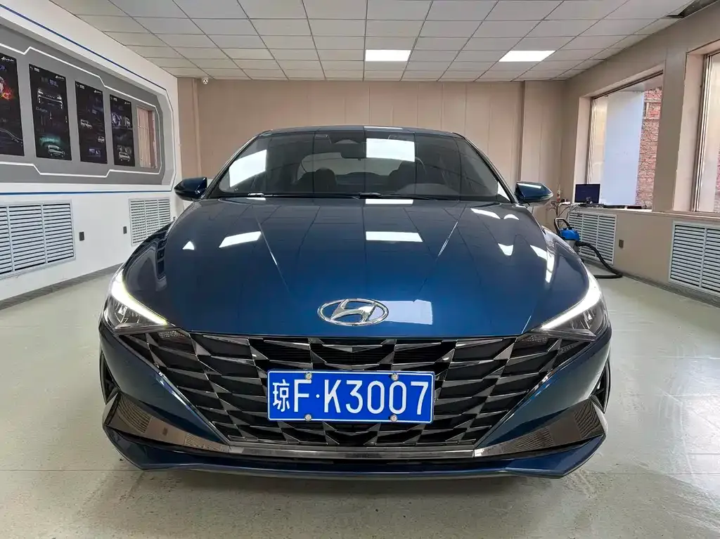 Hyundai Elantra — фото 7