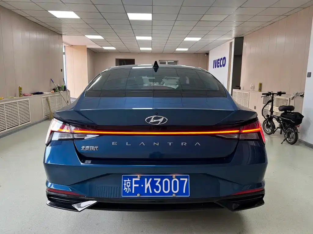 Hyundai Elantra — фото 4