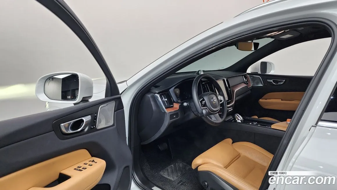 Volvo XC60 2024 из KR, фото 4