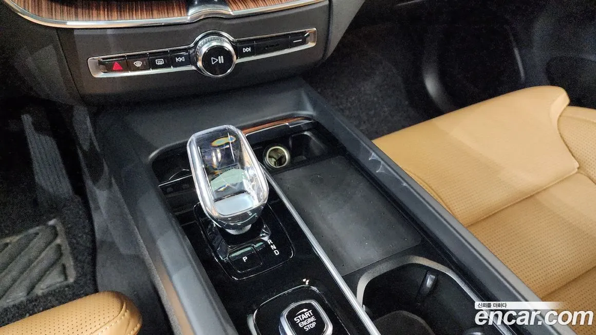 Volvo XC60 2024 из KR, фото 9