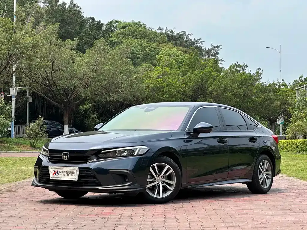Honda Civic — фото 1