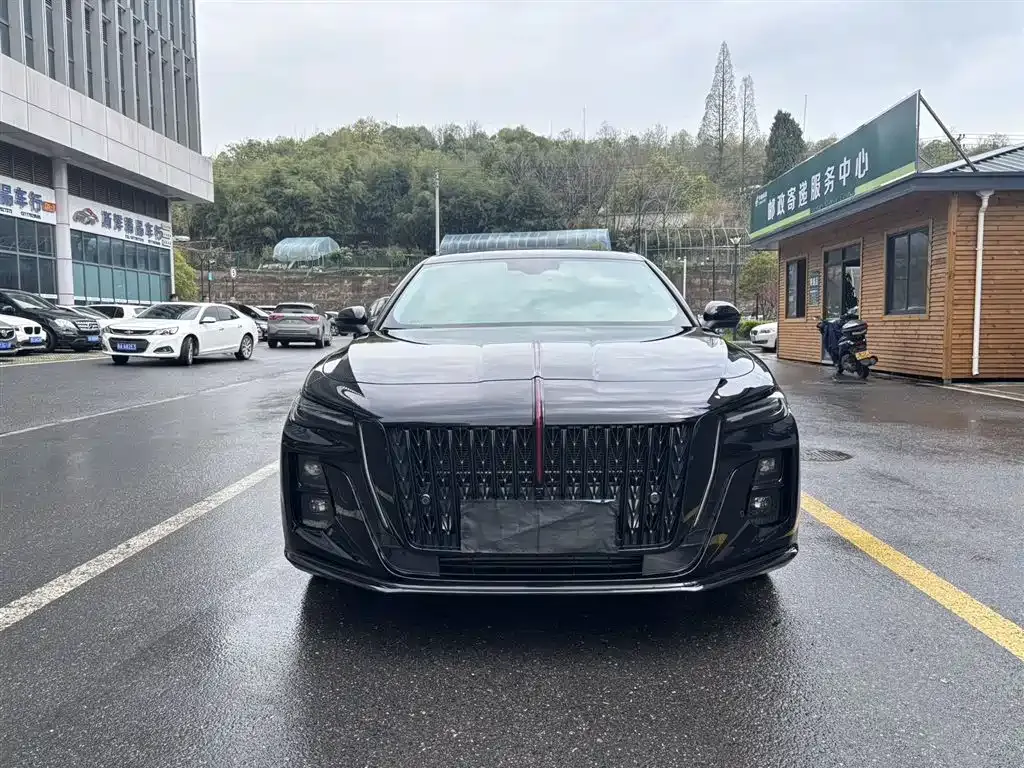 Hongqi H5 — фото 1