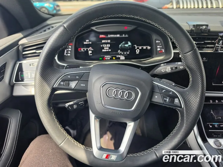 Audi Q8 — фото 8