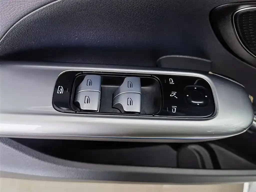 Mercedes-Benz C-Class New Energy 2024 из CN, фото 9