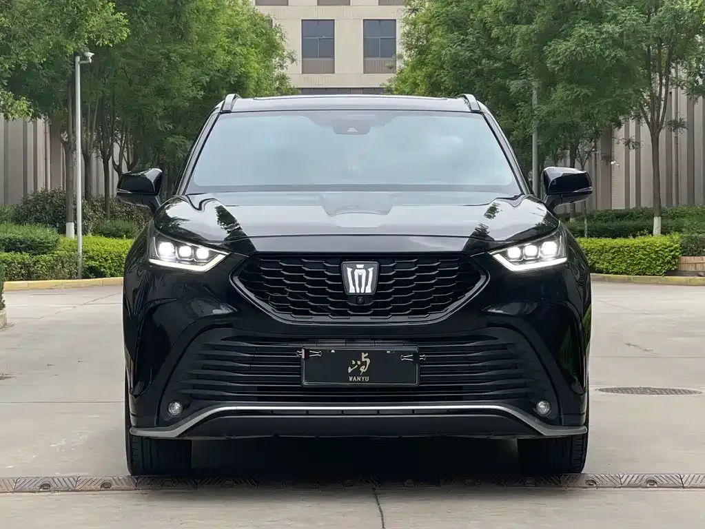Toyota Crown Kluger 2024 из CN, фото 10