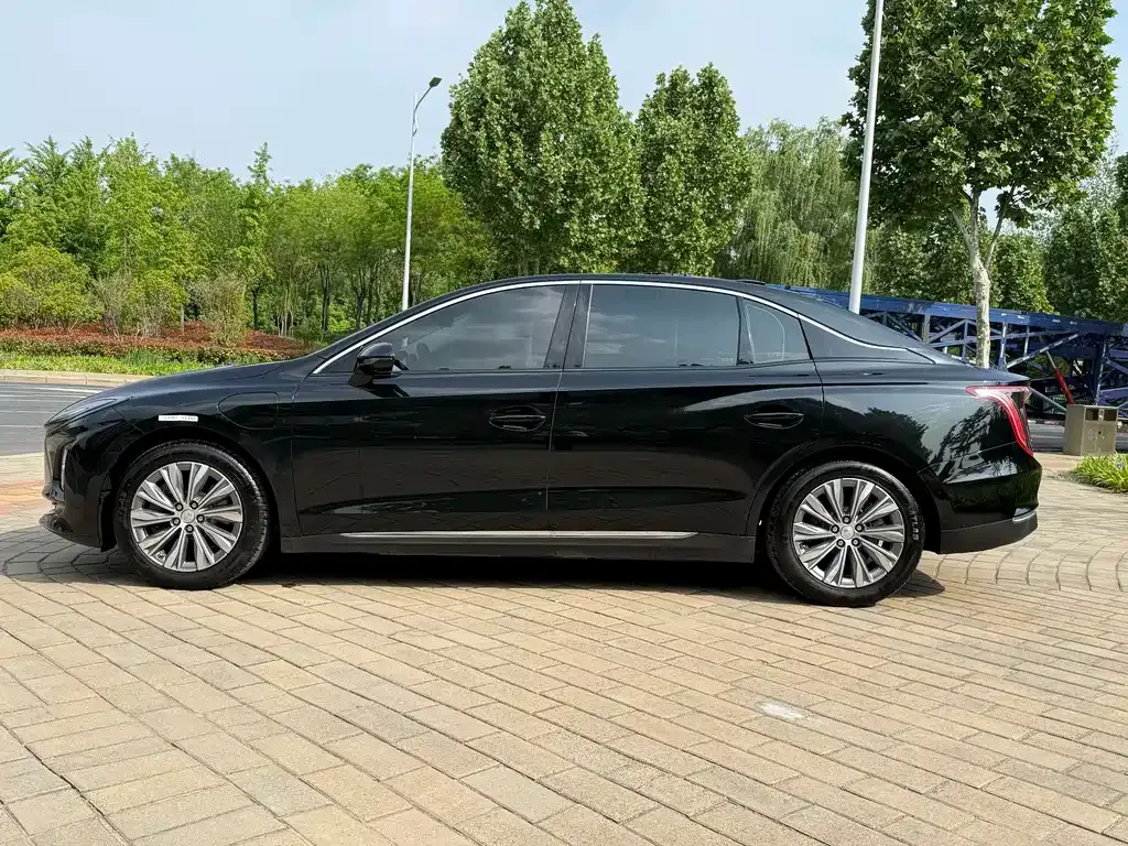 Hongqi E-QM5 — фото 10
