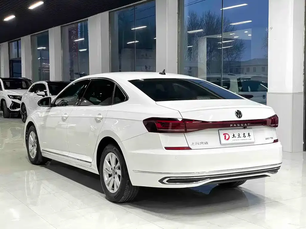 Volkswagen Passat — фото 6