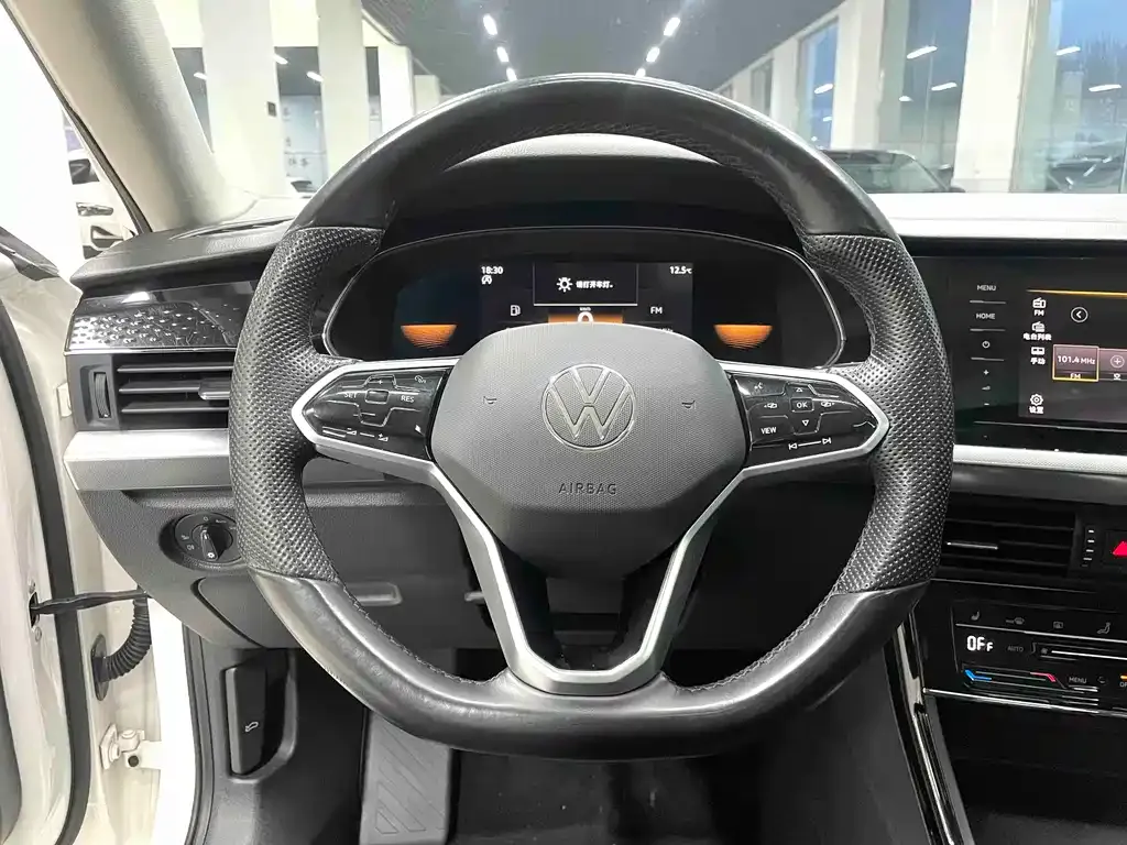 Volkswagen Passat — фото 5