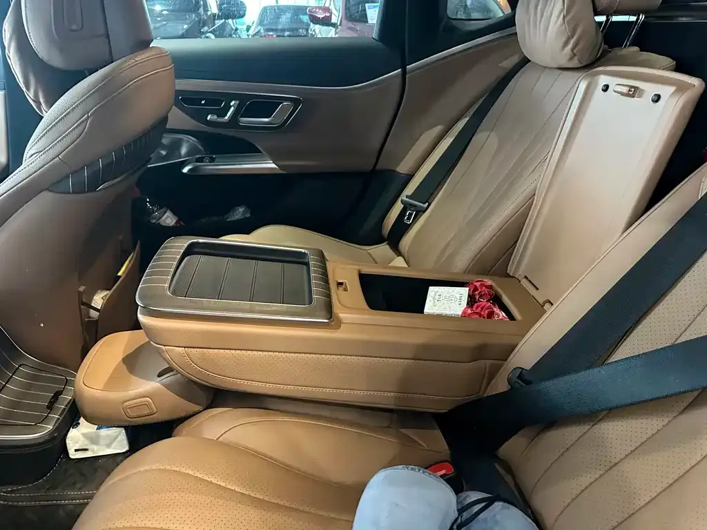 Mercedes-Benz E-Class 2024 из CN, фото 3