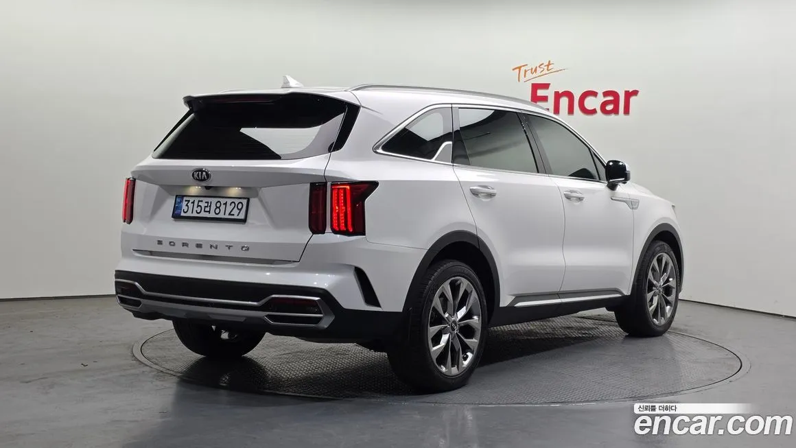 Kia Sorento — фото 4