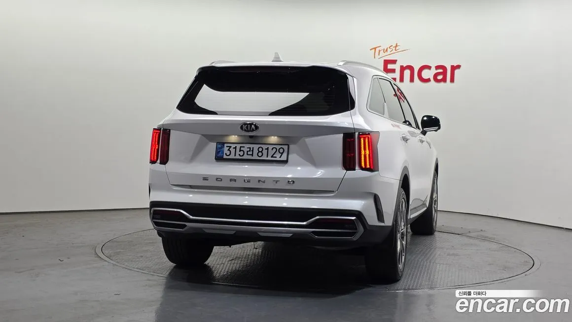 Kia Sorento — фото 5