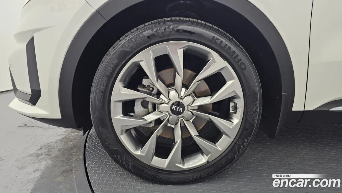 Kia Sorento — фото 6