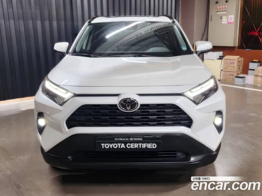 Toyota RAV4 — фото 6