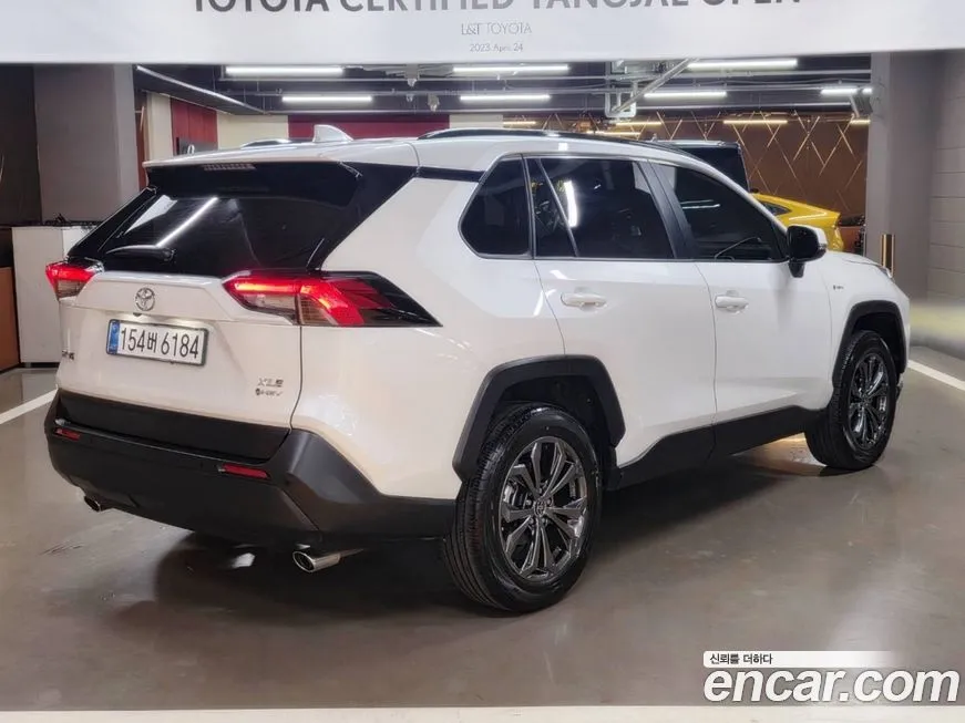 Toyota RAV4 — фото 10