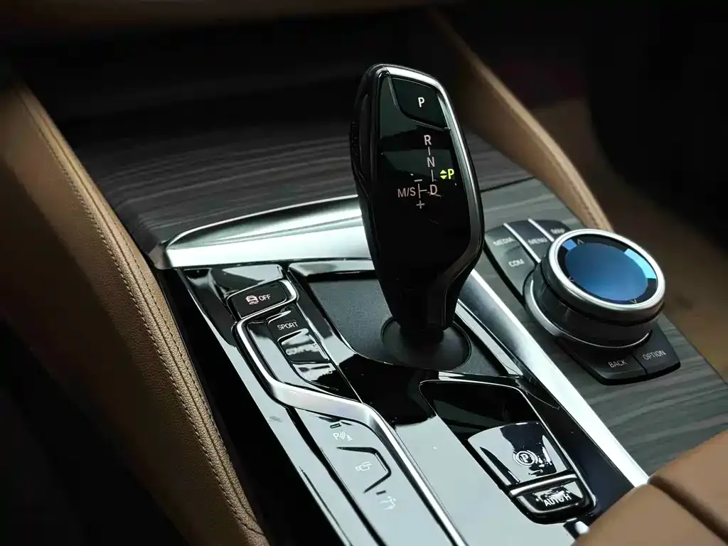 BMW 6 Series GT 2021 из CN, фото 3