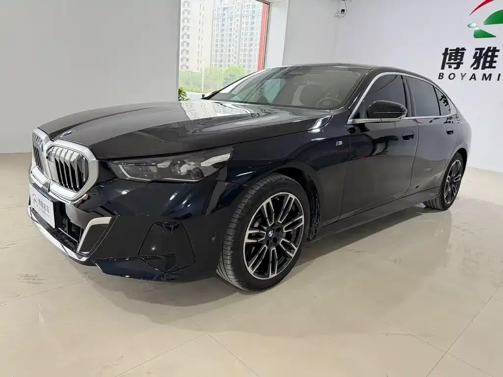 BMW 5 Series — фото 2