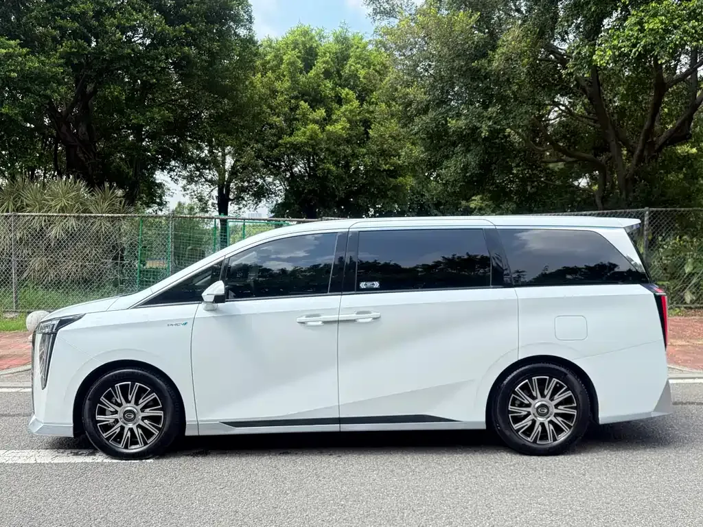 GAC Motor Trumpchi E9 — фото 10