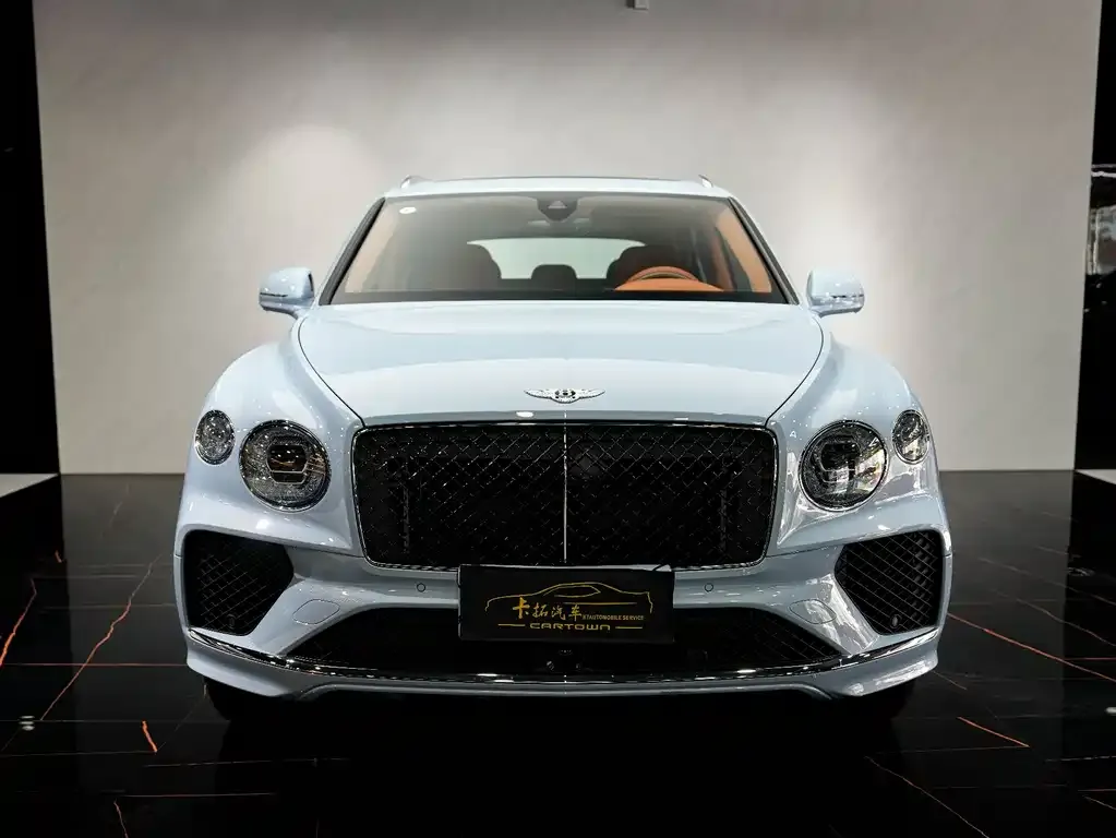 Bentley Bentayga — фото 1