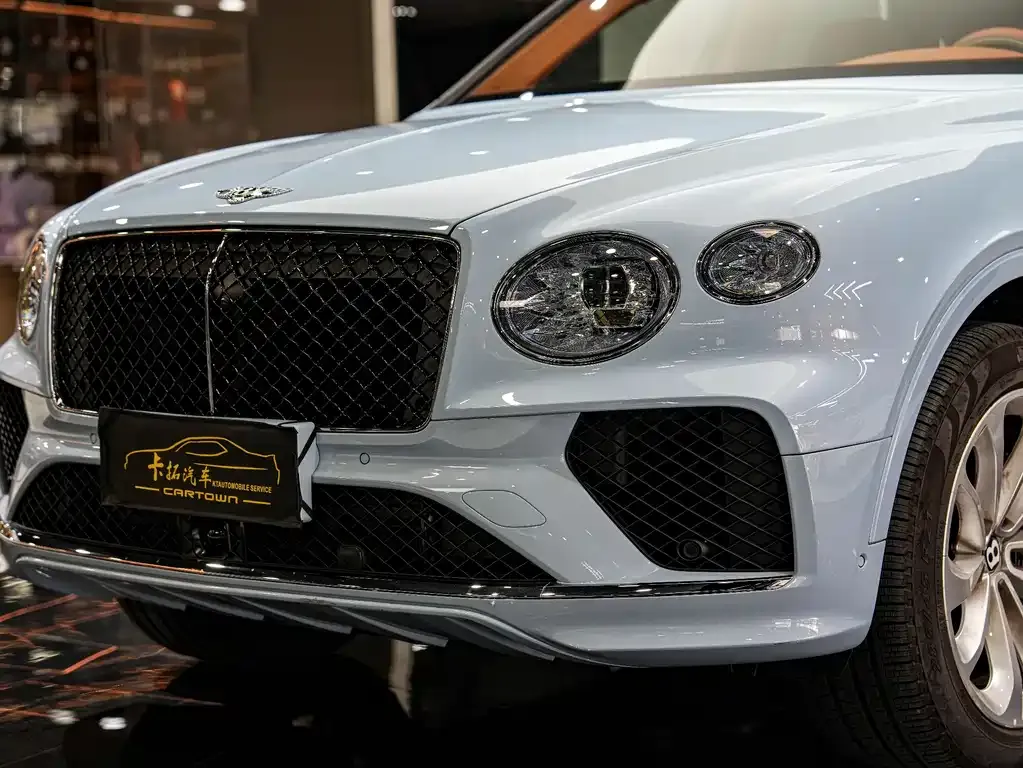 Bentley Bentayga — фото 10