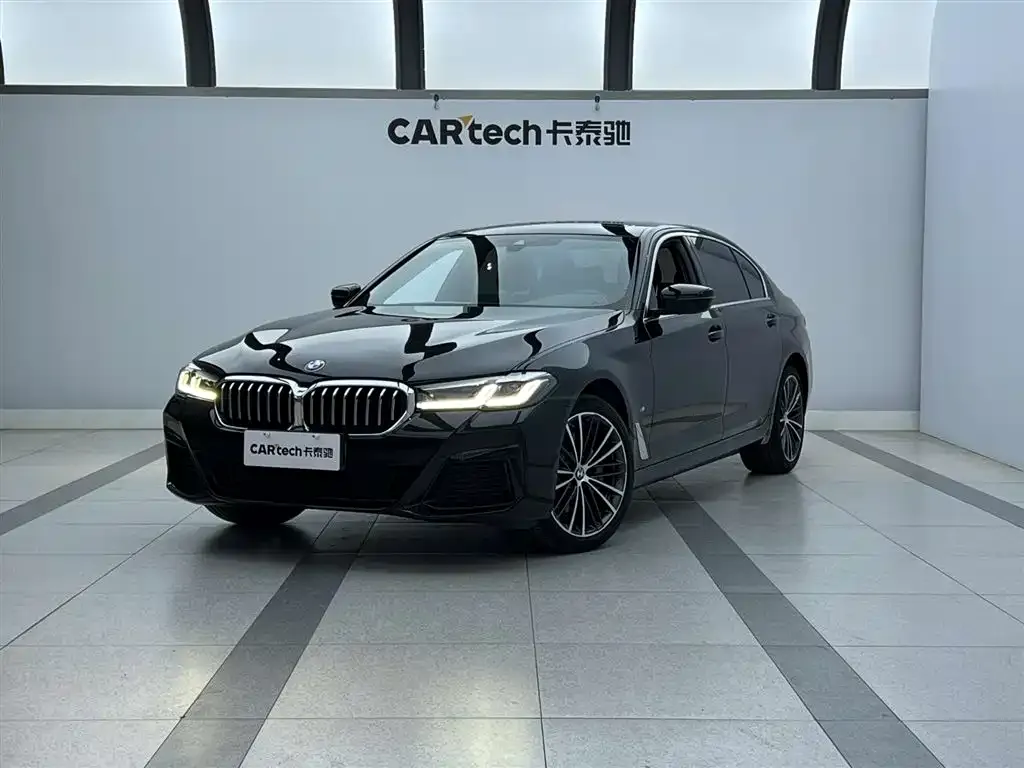 BMW 5 Series — фото 1
