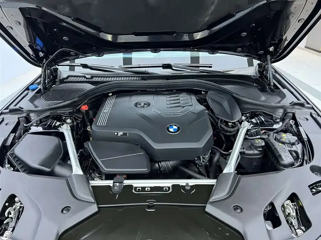 BMW 5 Series — фото 10