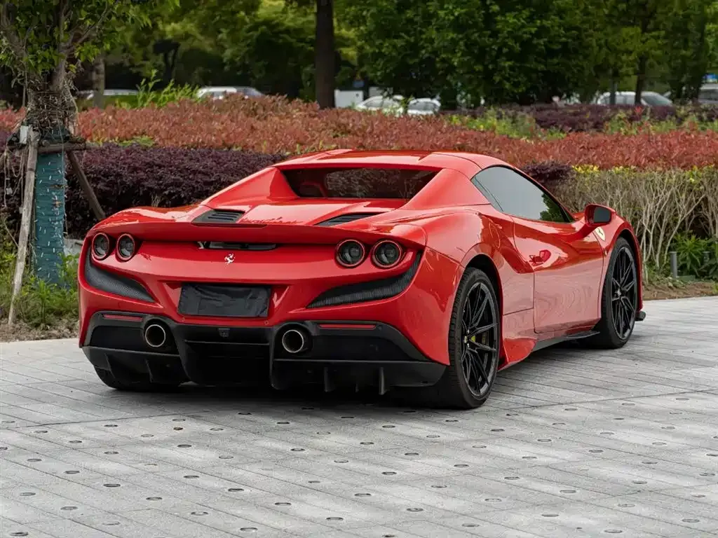 Ferrari F8 — фото 5