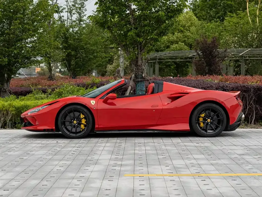 Ferrari F8 — фото 9
