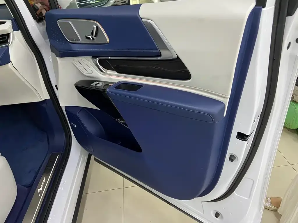 Buick Century 2023 из CN, фото 2
