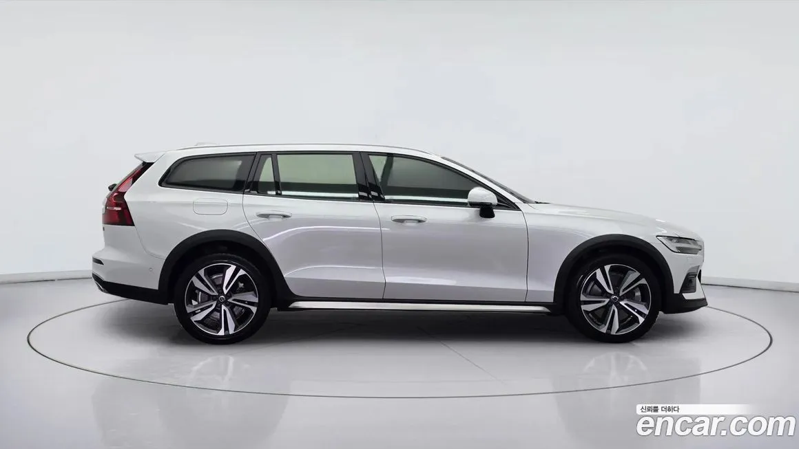 Volvo V60 2021 из KR, фото 3