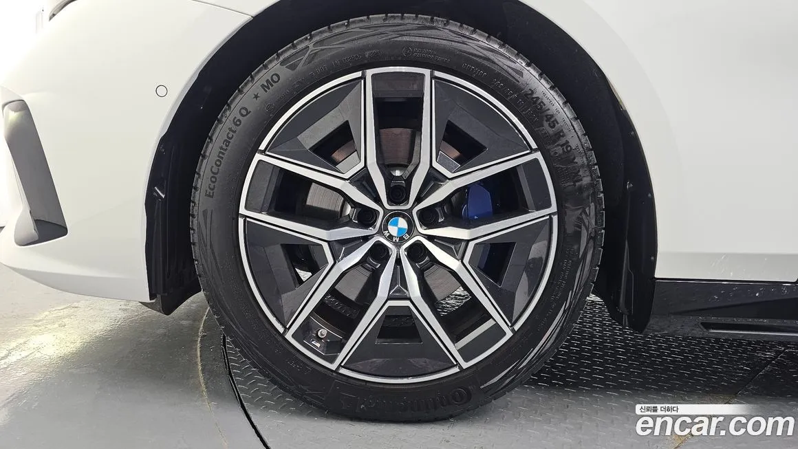 BMW 5-Series 2025 из KR, фото 8