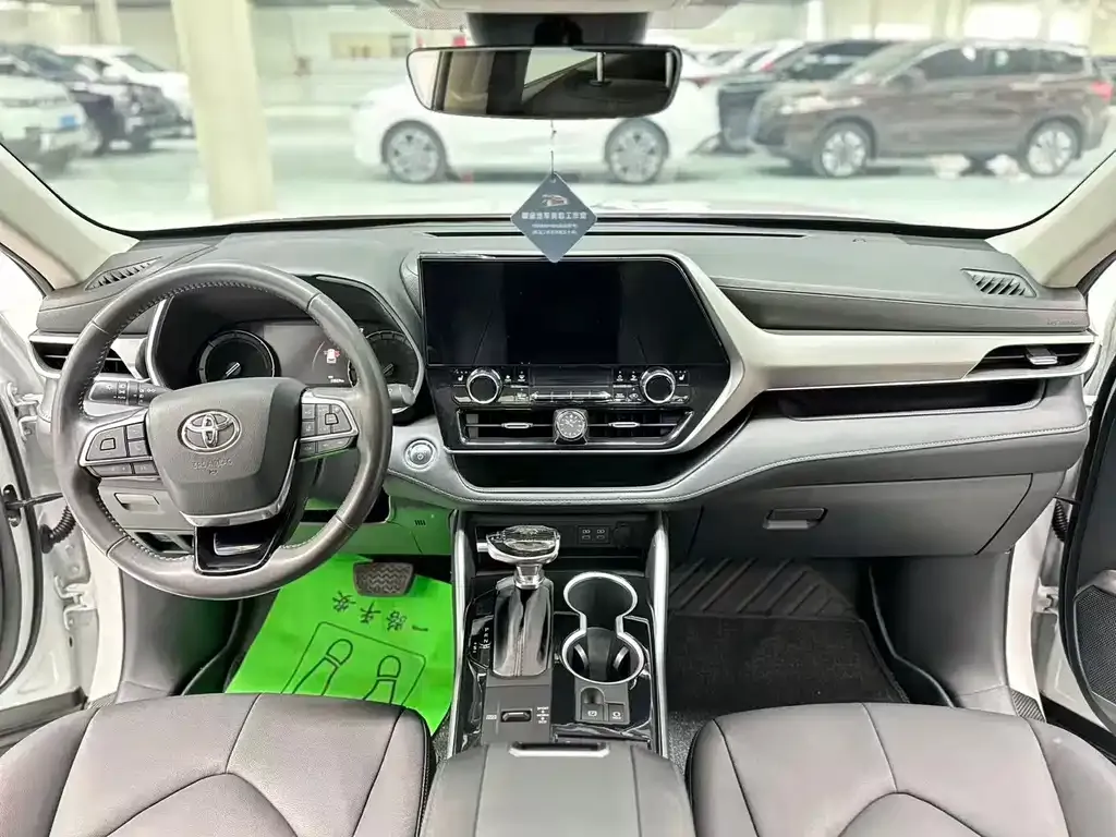 Toyota Highlander — фото 4