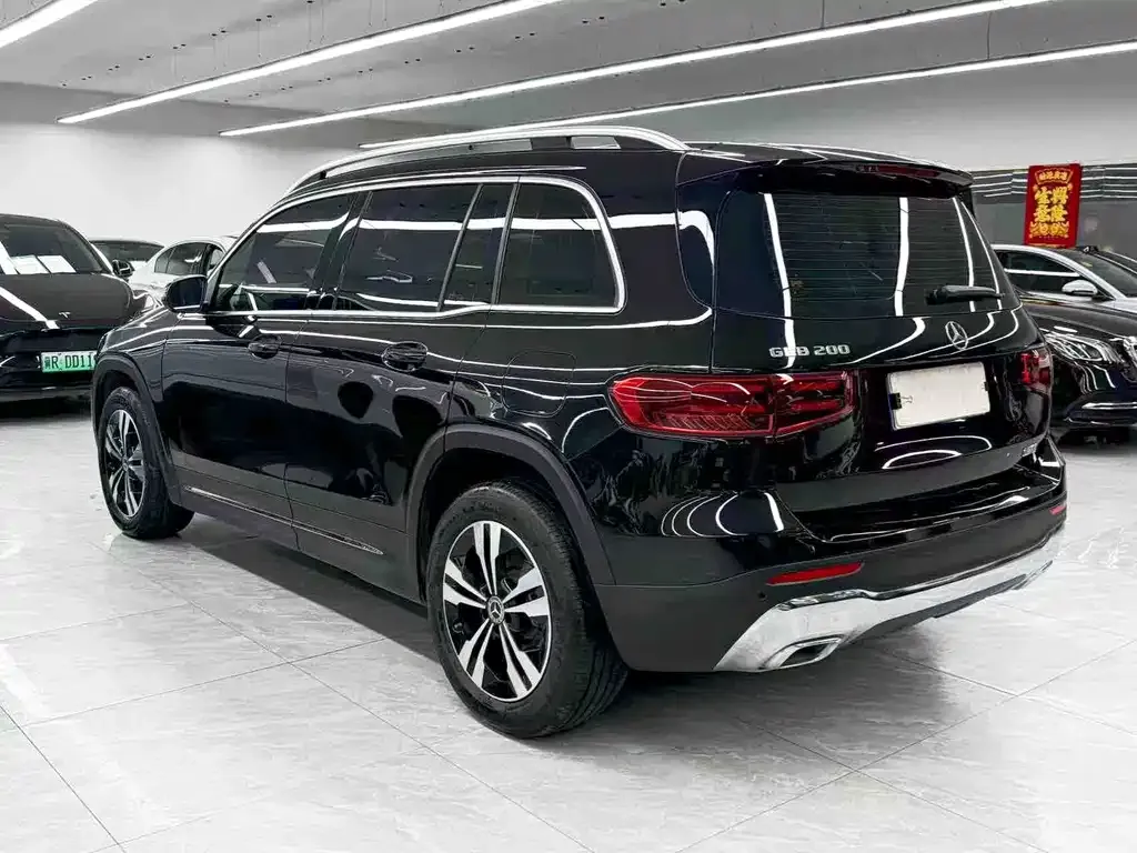 Mercedes-Benz GLB — фото 7