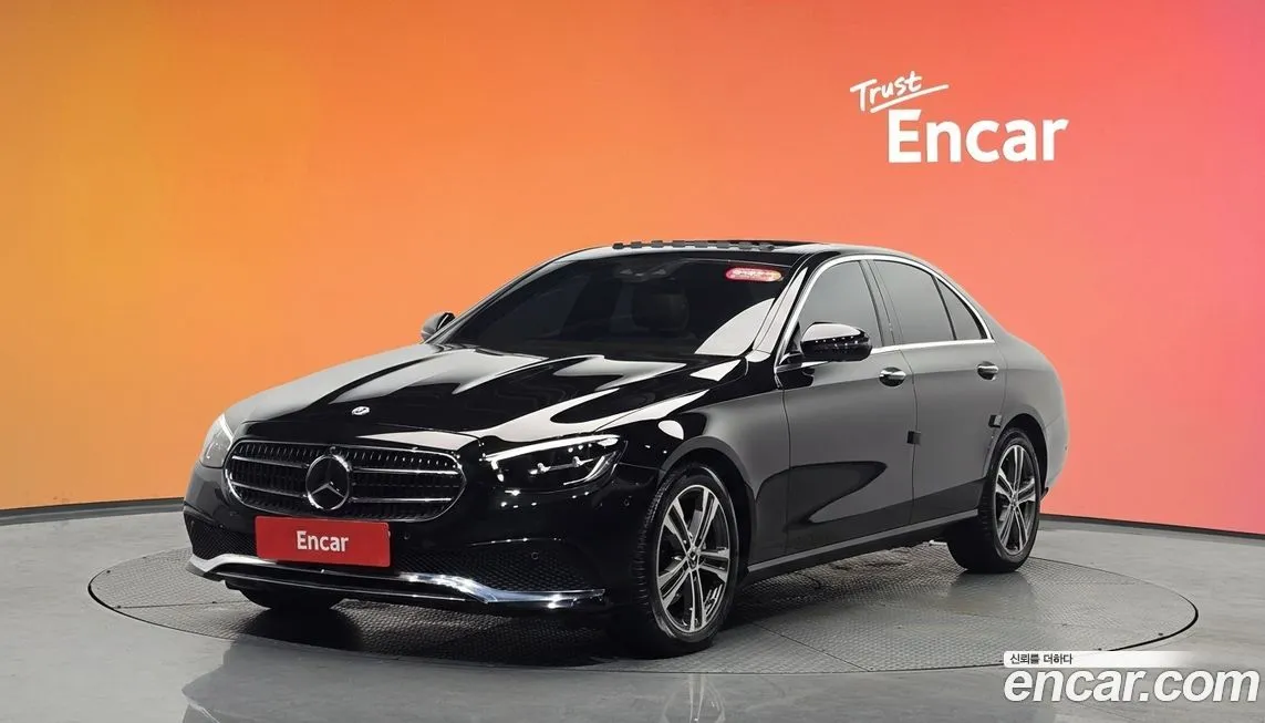 Mercedes-Benz E-Class — фото 1