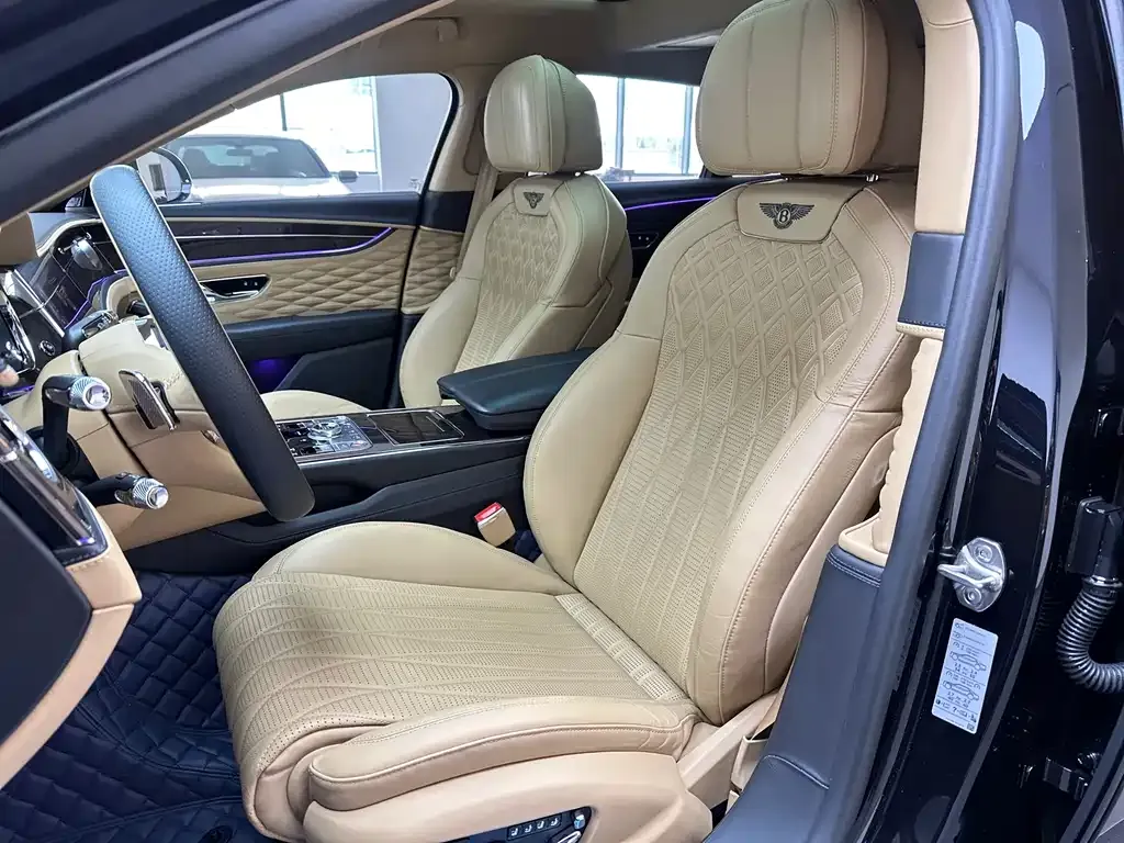 Bentley Flying Spur — фото 8