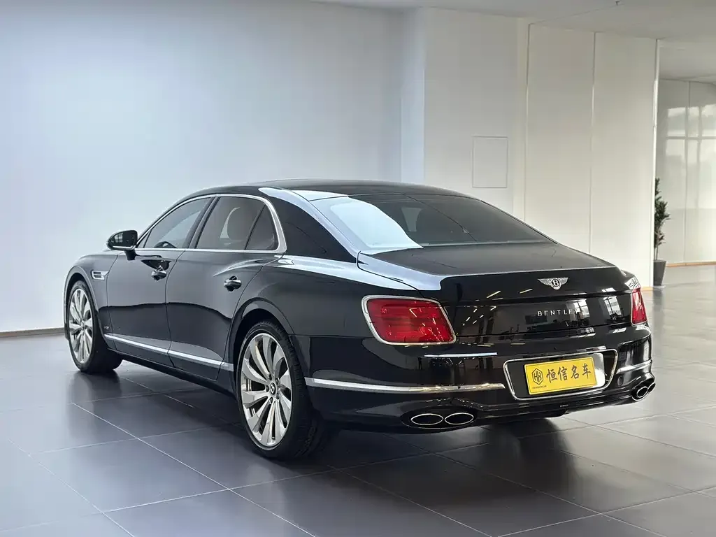 Bentley Flying Spur — фото 4