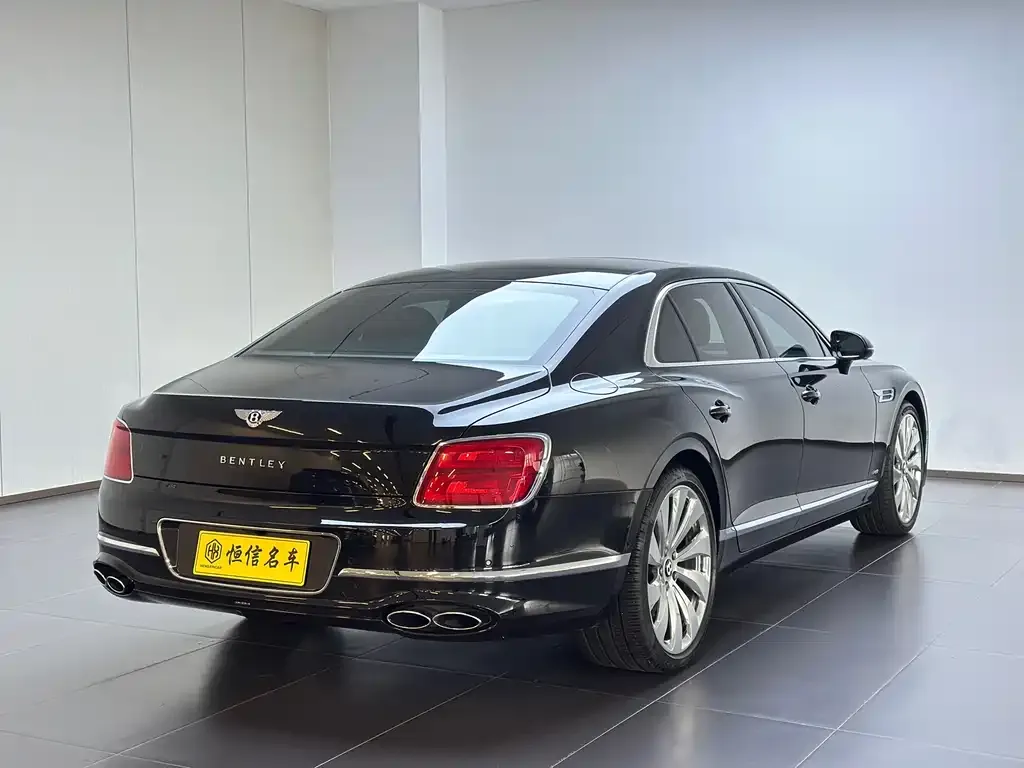 Bentley Flying Spur — фото 5