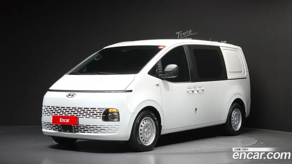 Hyundai Staria — фото 1