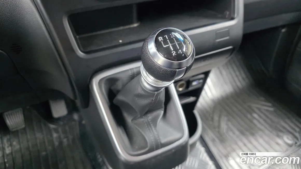 Hyundai Staria — фото 8