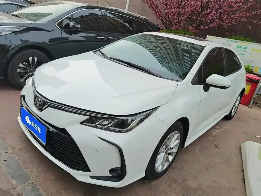 Toyota Corolla — фото 1