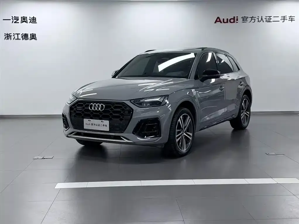 Audi Q5L — фото 1