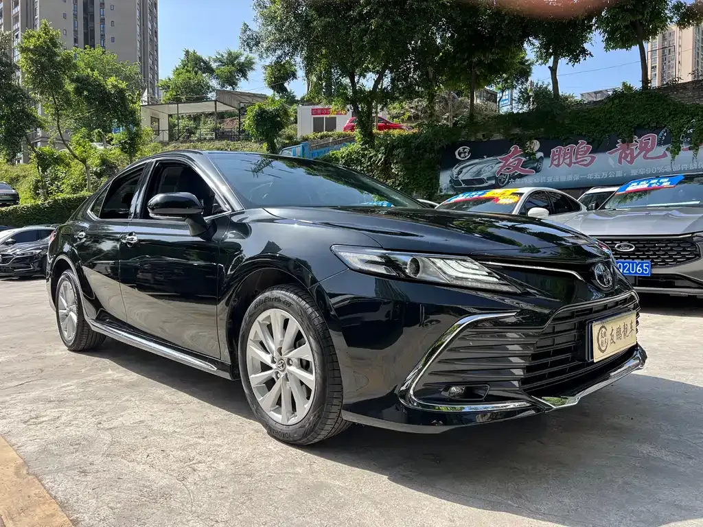 Toyota Camry — фото 7