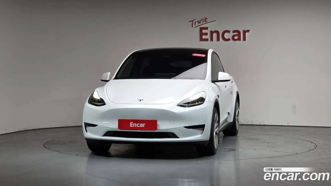 Tesla Model Y — фото 9