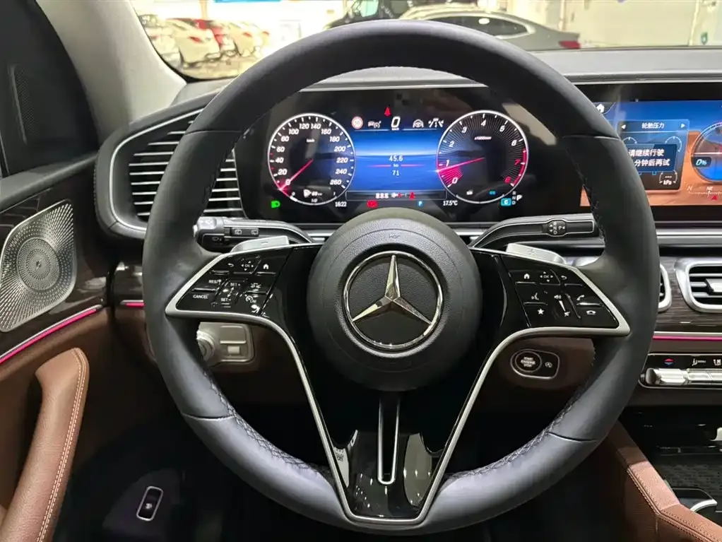 Mercedes-Benz GLE — фото 8