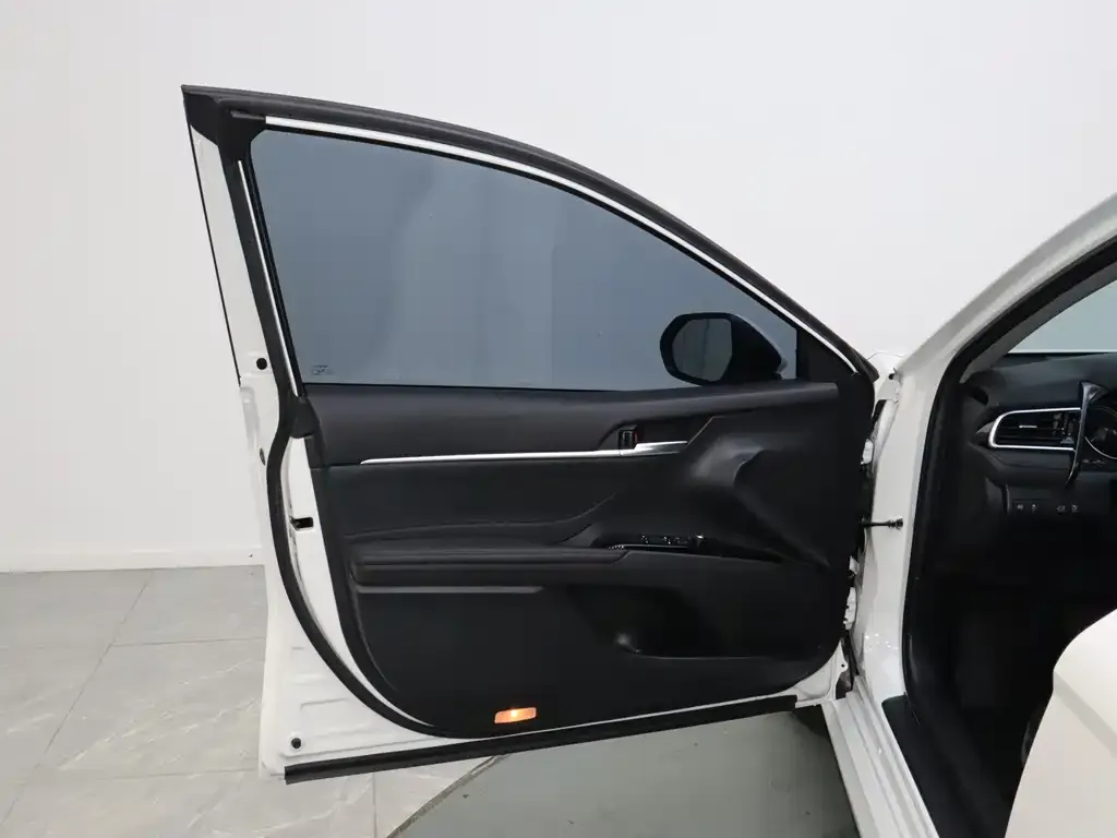 Toyota Camry 2022 из CN, фото 3