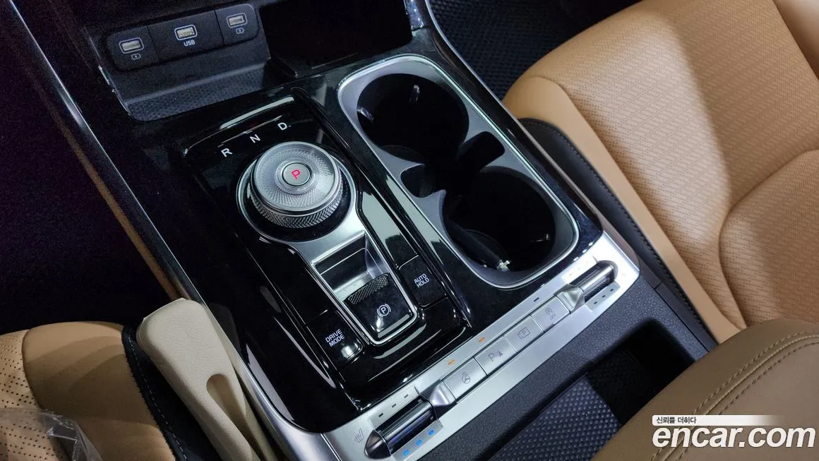 Kia Carnival — фото 10