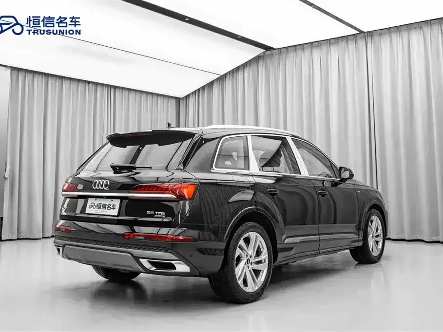 Audi Q7 2023 из CN, фото 10